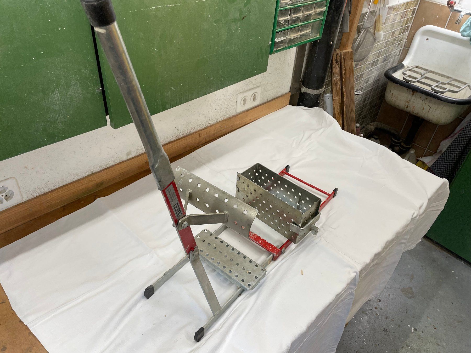 Tous les outils: Papierbriketpresse – D'occasion à Grüningen par Austadel 2