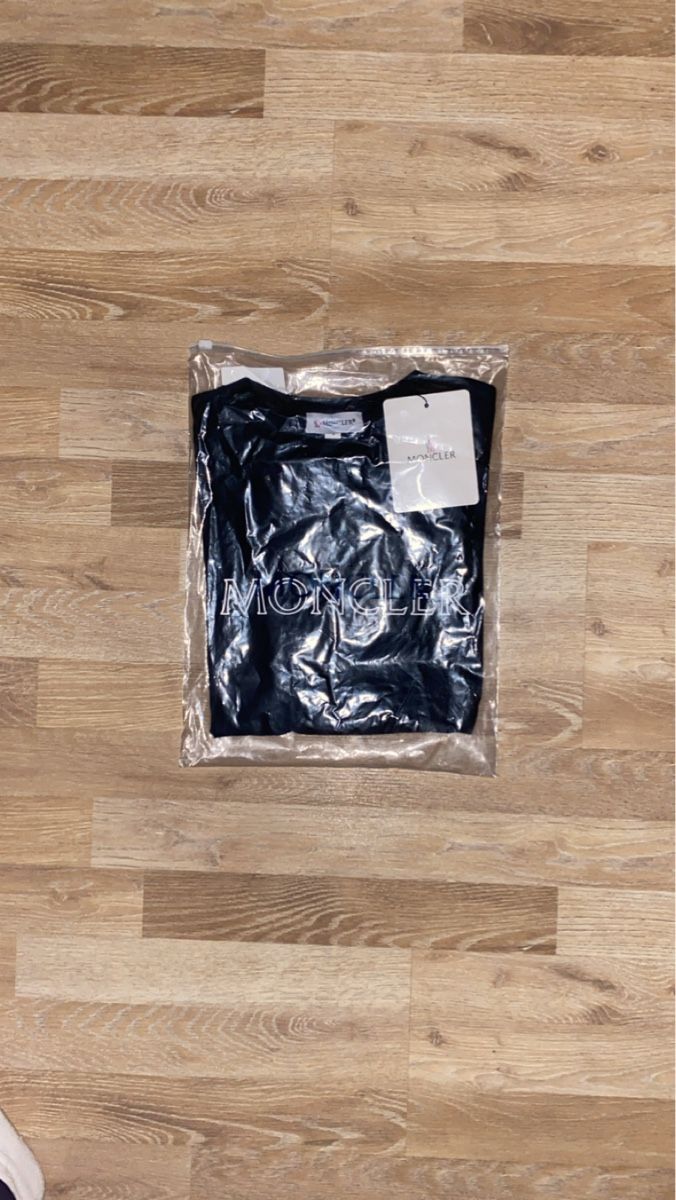 T-shirt: Maglietta nera – Nuovo e nell'imballaggio originale da Gorduno venduto da ilm_962n 2