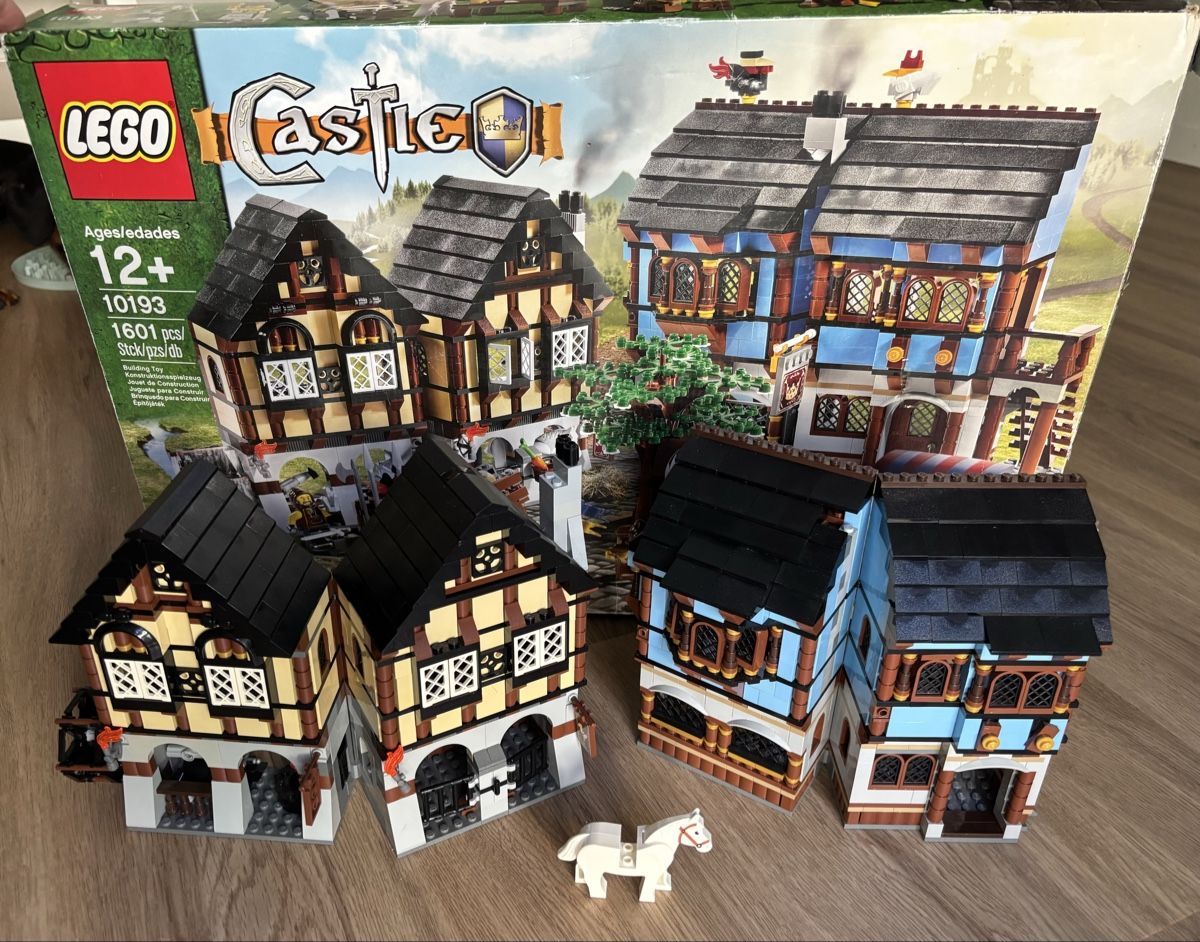 Lego Baukästen: LEGO Castle 10193  – Gebraucht aus Zürich von fra_f66n