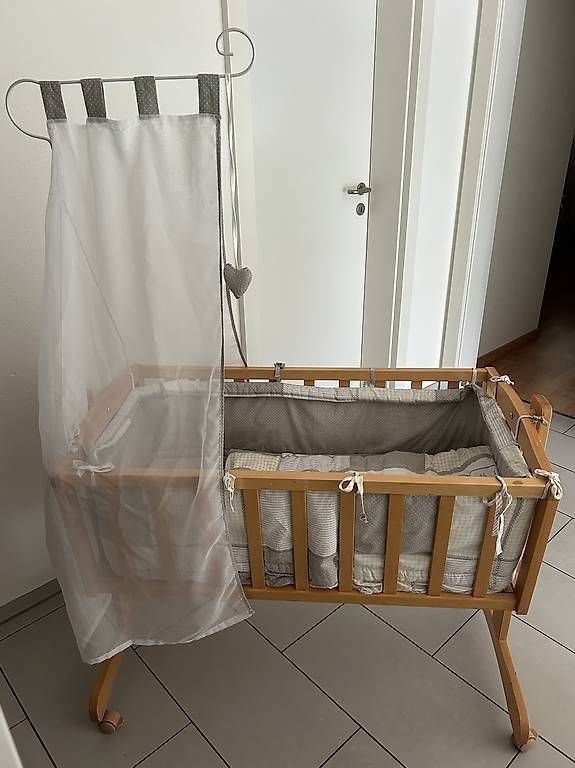 Wiegen & Stubenwagen: Kinderwiege/Kinderbettli – Gebraucht aus Horw von Chjrliyv 1
