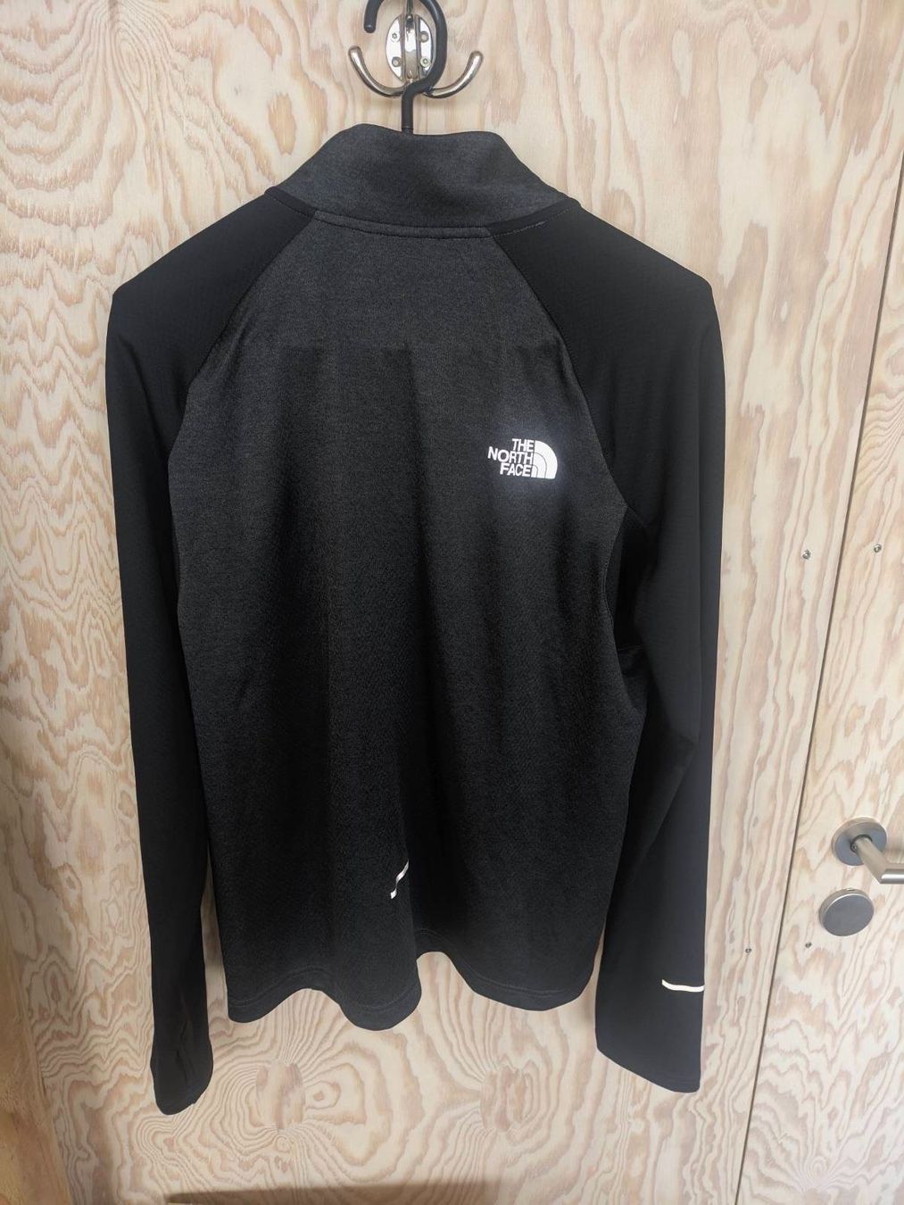 North Face Pullover & Sweatshirts: North Face 1/4 ZIP RUN FL TNF black/grey, Men's, Medium – Neu und originalverpackt aus Oberglatt ZH von ale_7tkz 1