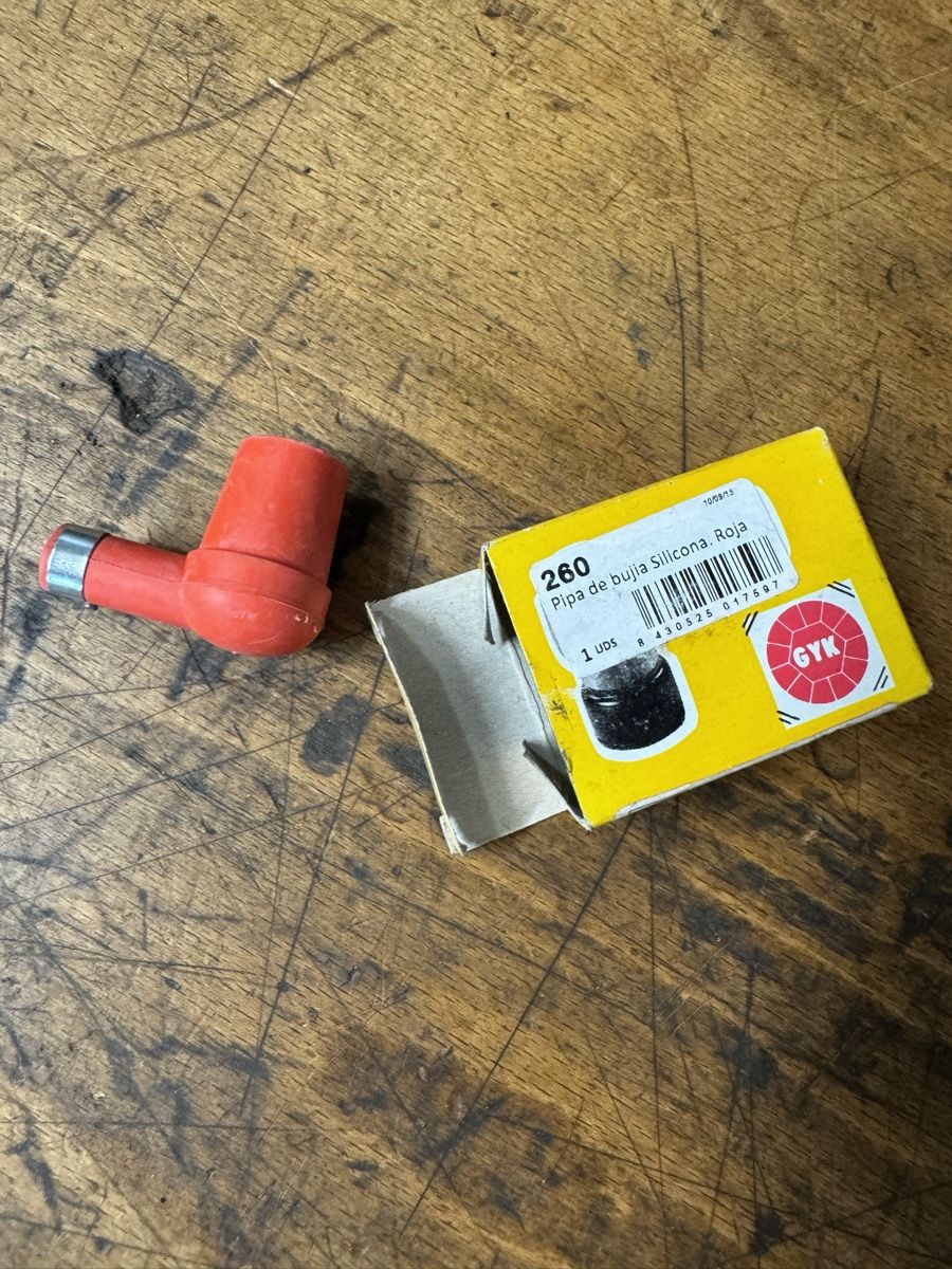 Mofa-Ersatzteile: Mofa Zündkerzenstecker – Neu und originalverpackt aus Dübendorf von Sachs621