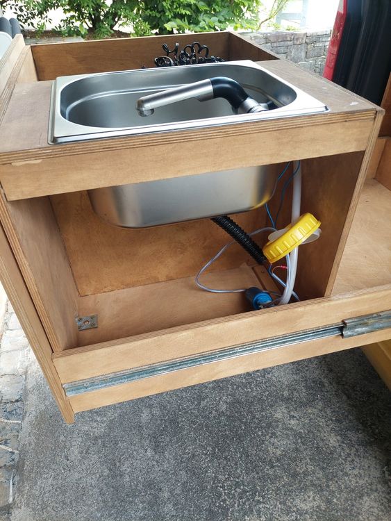 VW Sonstiges Fahrzeugzubehör: Camping Möble VW T6 3xSchublade/Kühlschrank/Wasseranlage – Gebraucht aus Küsnacht ZH von arcane-rider 4