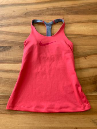 NIKE DRI FIT Sporttop mit Bustier Grösse XS wie neu