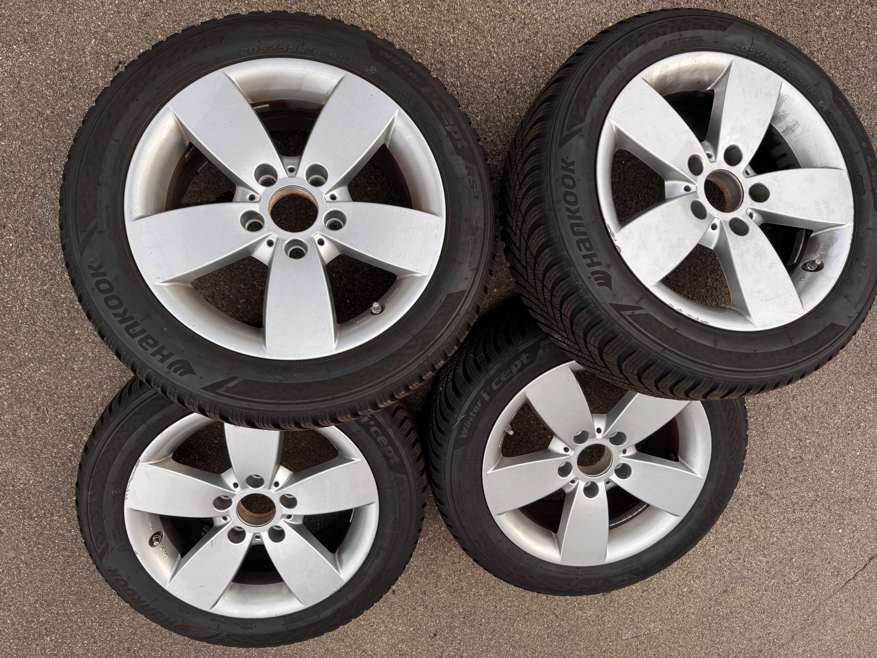 Hankook Pneus & Kompletträder: Bmw 1er Winterräder 6-7mm – Gebraucht aus goldach von Calistyle8