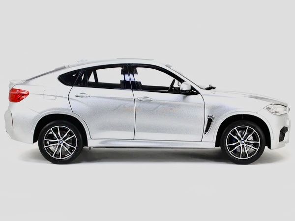 BMW Modellini d'auto: BMW X6 M 2015 MASSSTAB 1:18 SILBERMETALLIC – Nuovo e nell'imballaggio originale da Erlenbach im Simmental venduto da Model_box 2