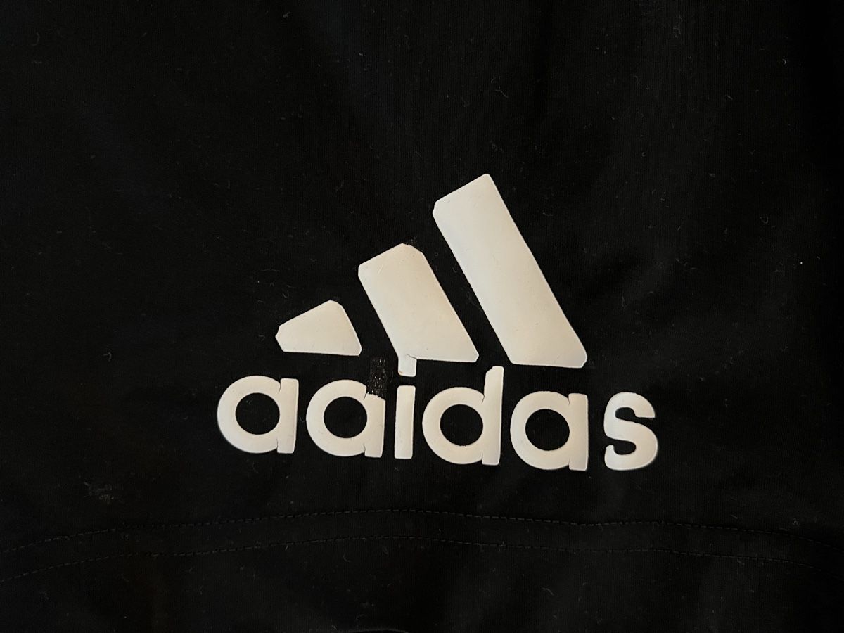 Adidas Pantaloni: Sporthose Adidas Gr. 152 – Usato da Schlierbach venduto da matro01 2