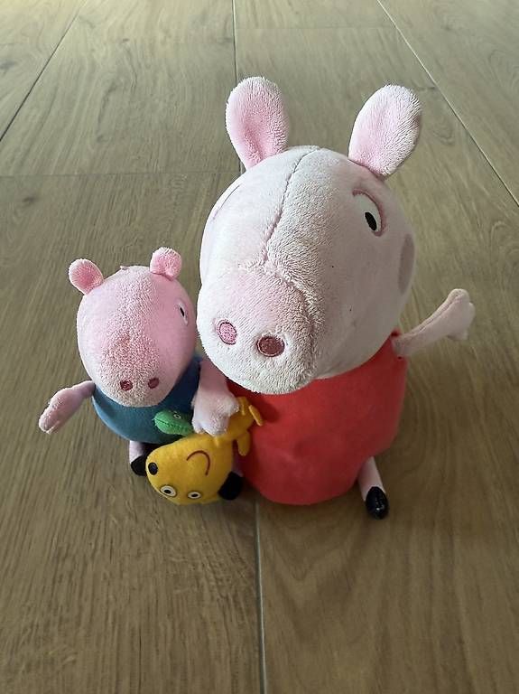 Spielzeuge: Kuscheltiere Peppa pig – Gebraucht aus Basel von Frani010