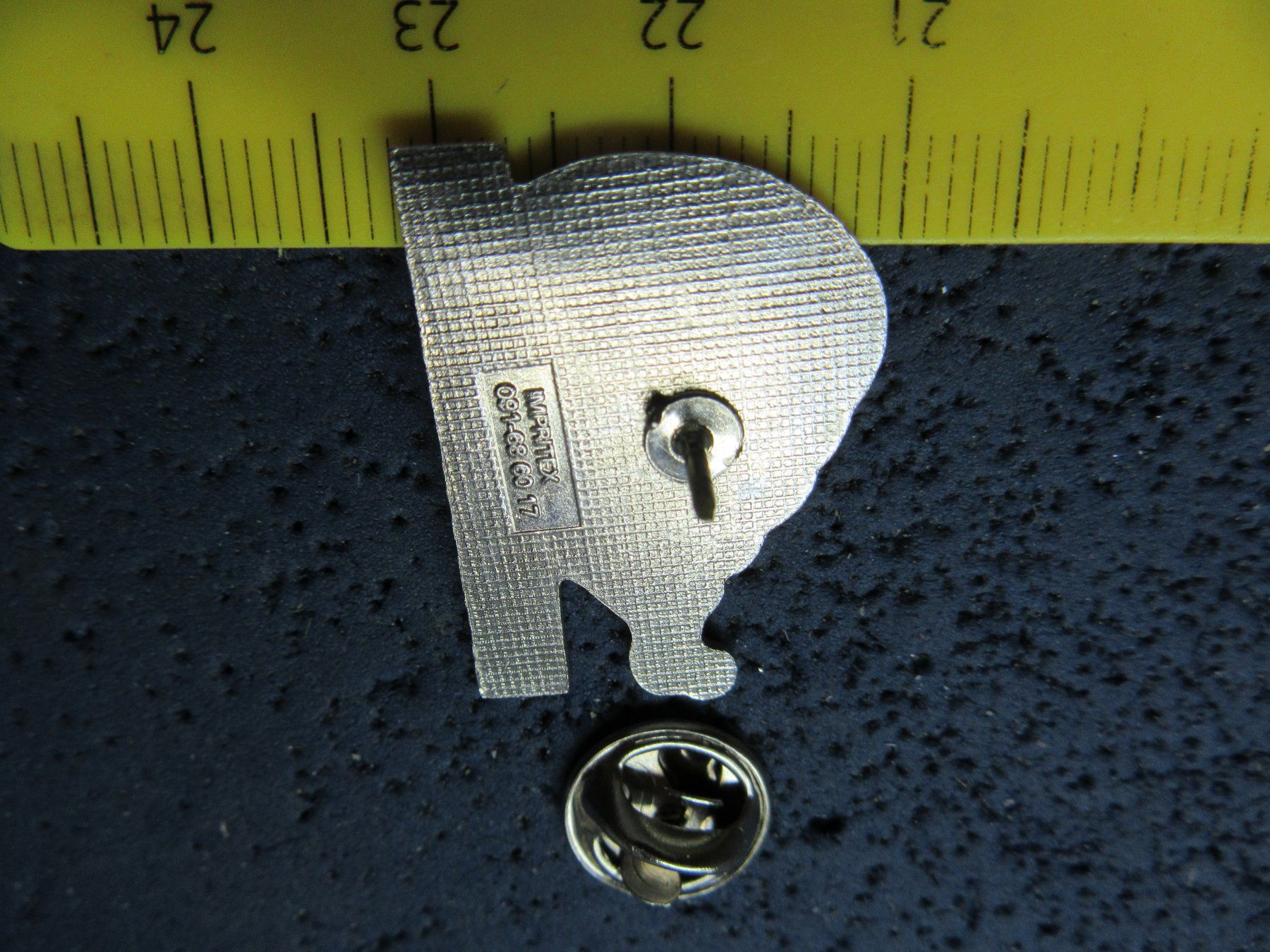 Swiss Plaquettes & Badges: SCHWEIZER FLEISCH PIN – D'occasion à Ettingen par Hausi4711 1