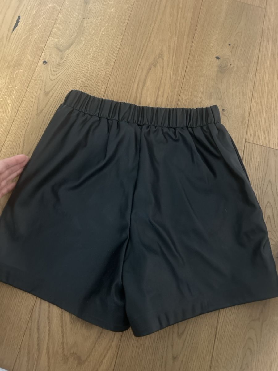 Vero Moda Gonne: Ledershorts Vero Moda NEU Gr.XS – Nuovo (secondo la descrizione) da Fraubrunnen venduto da alne777 2