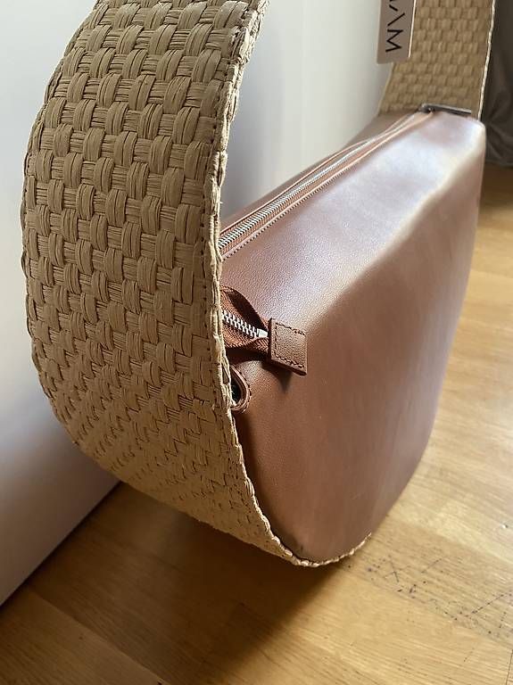 Borse da donna: Neue MAM Designer Tasche Halbrund – Nuovo (secondo la descrizione) da Luzern venduto da luzern.secondhand 3