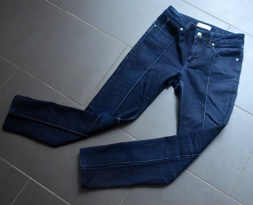 Burberry Pantaloni: Hose / Pantalon Burberry Denim .27 – Usato da Collonges venduto da Auganien 1