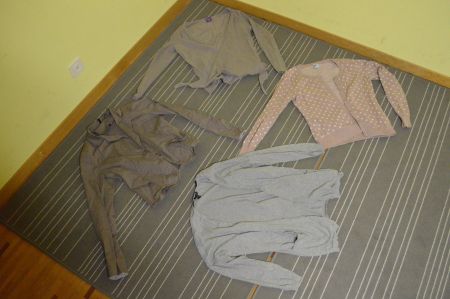 Lot de 4 jaquettes / cardigans L 40/42 // Envoi / Versand OK