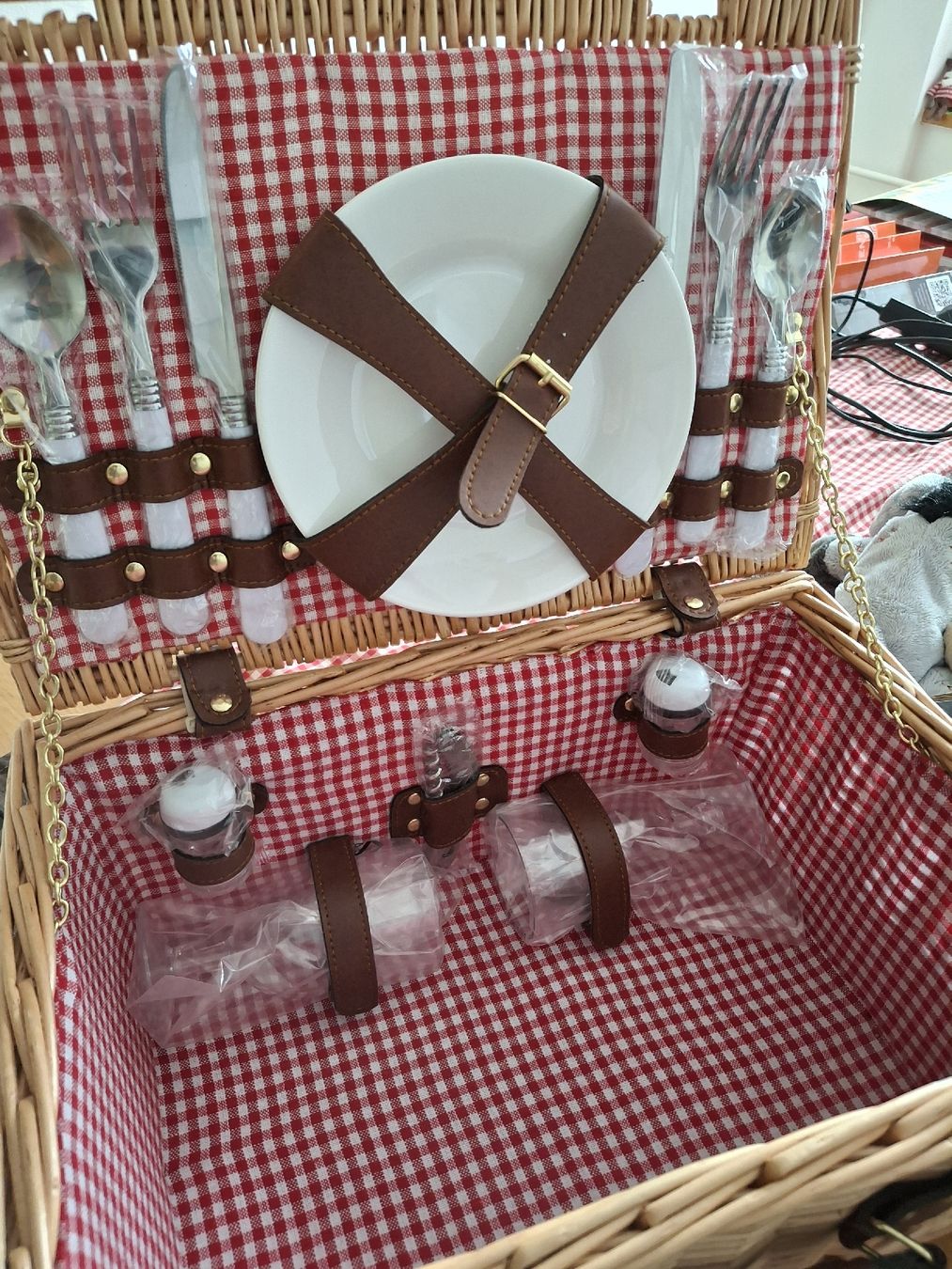 Services de table: Picknickkorb – Neuf (Voir description) à Uhwiesen par Berna1952 1