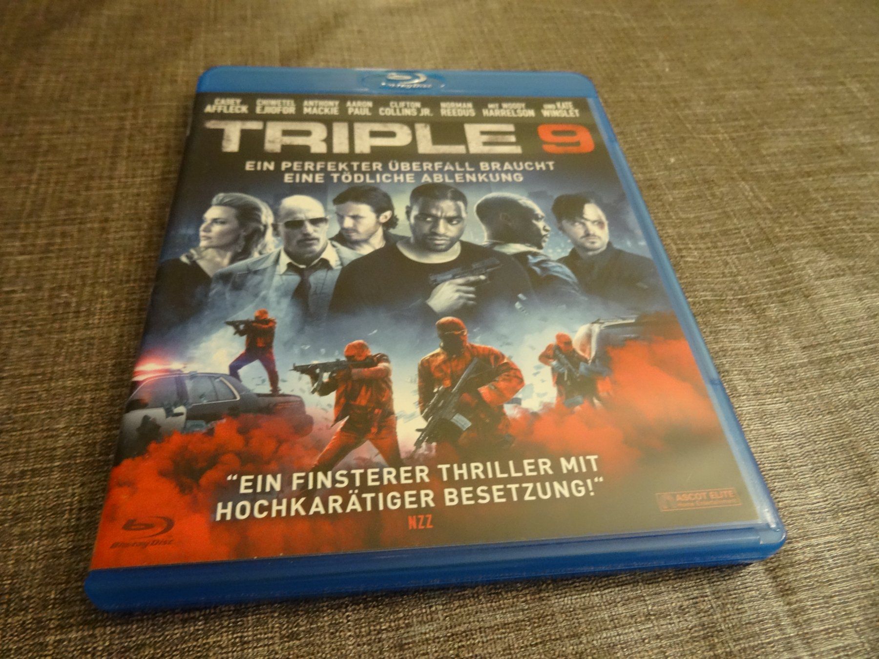 Alle DVDs: Triple 9 Blu-ray – Gebraucht aus Olten von Disc-Verkauf