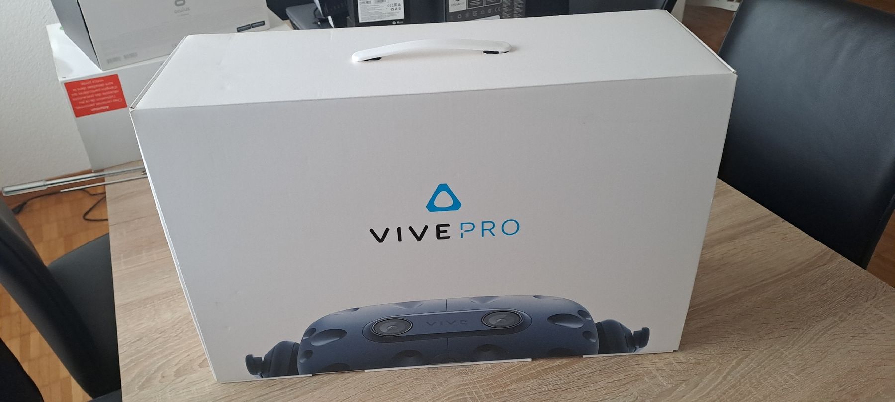 HTC VR Brille: HTC Vive Pro Set inkl. Base Stations 2.0 + Controller 2.0 – Neu (gemäss Beschreibung) aus Rümlang von Frost84x