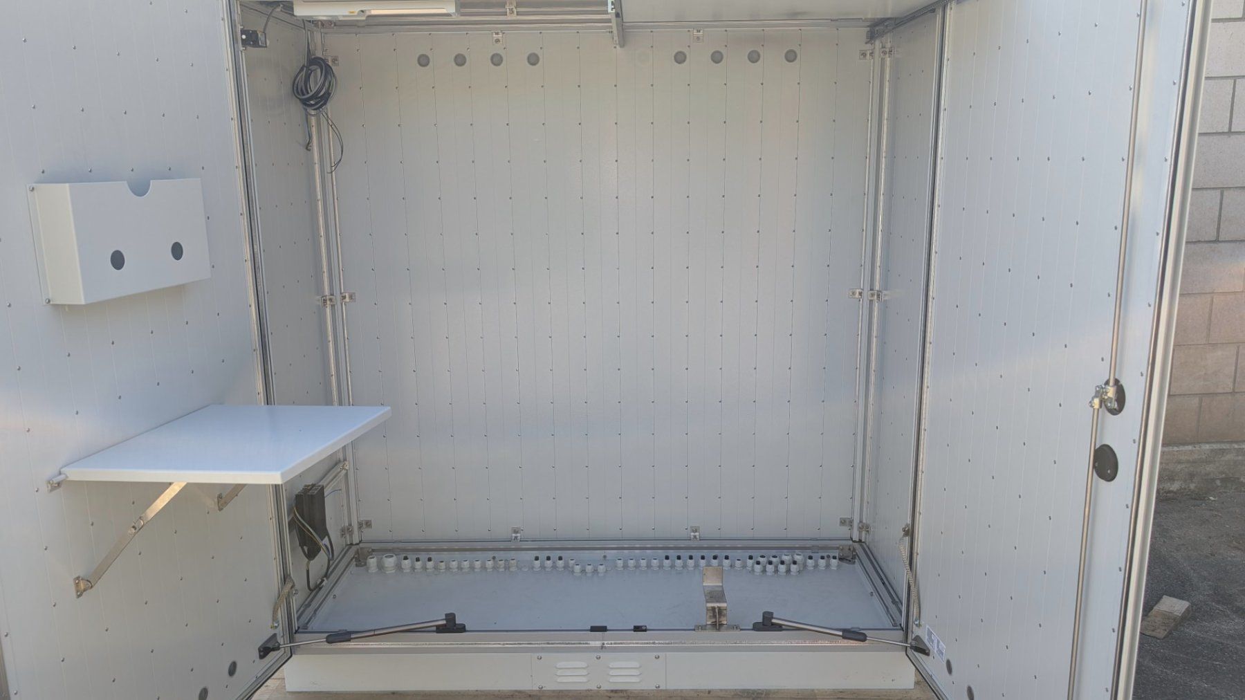 Armadi: Elektro-Verteilkasten / Geräteschrank – Usato da Jegenstorf venduto da JD6130R 1