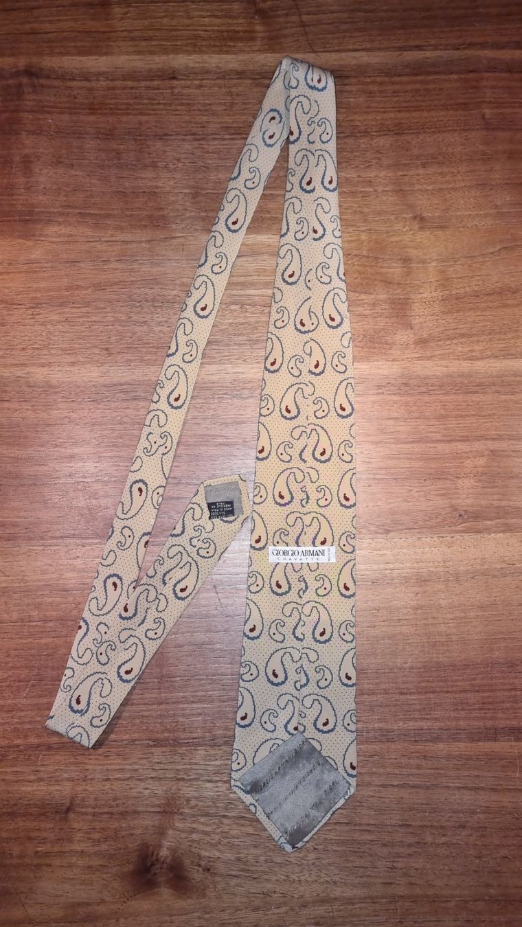 Armani Cravatte: Vintage Giorgio Armani Krawatte, 100% Seide – Usato da Basel venduto da abalou98_secondhand