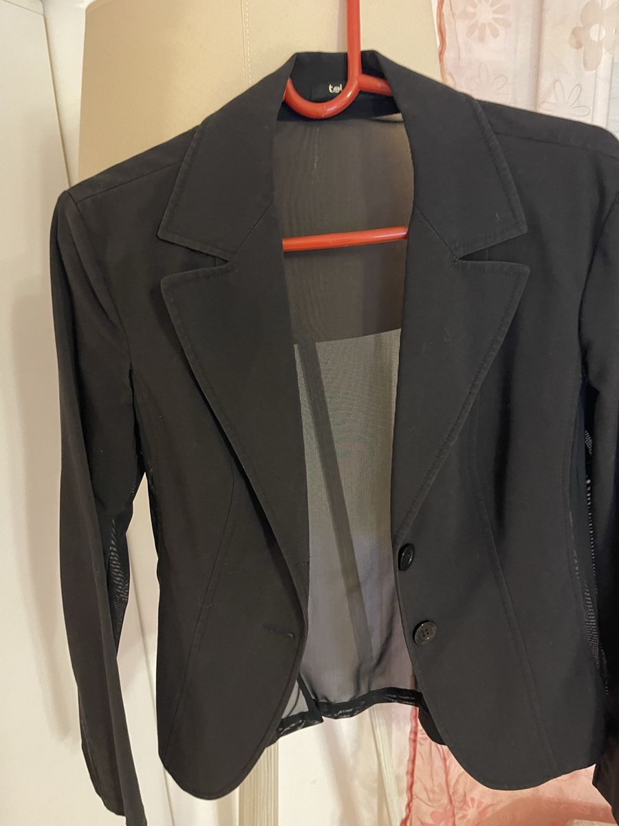 Giacche: Chic Black Blazer - Size Small - Semi-Sheer Detailing – Usato da Winterthur venduto da shp_xcc5 2