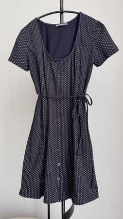 Schwarz gepunktetes Sommerkleid von „Brandy Melville“, Gr.S