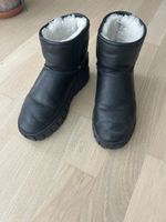 Damen Stiefel schwarz gefüttert