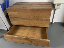 Commode en bois massif