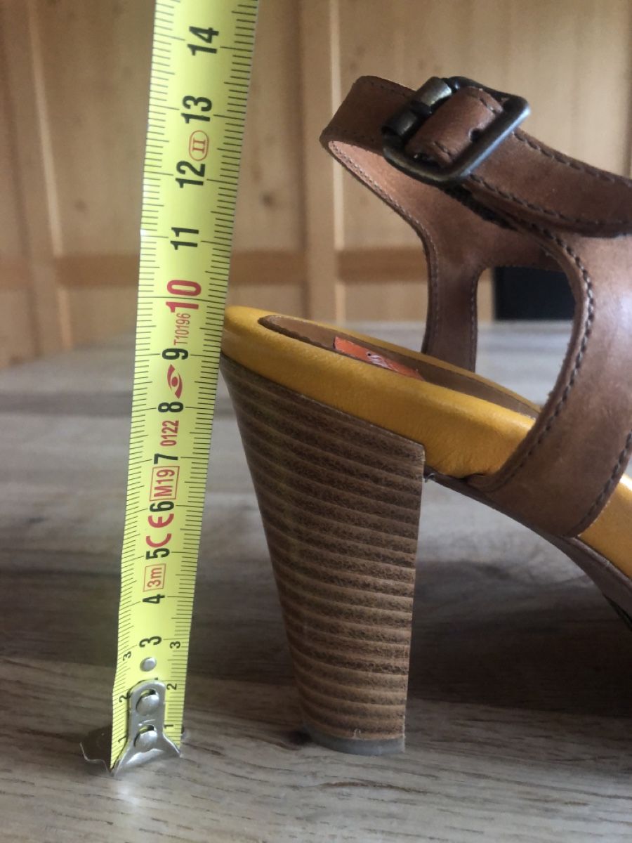 Hugo Boss Scarpe da donna: High heels Gr 38 von Hugo Boss – Usato da Heiden venduto da sab_rzm2 7