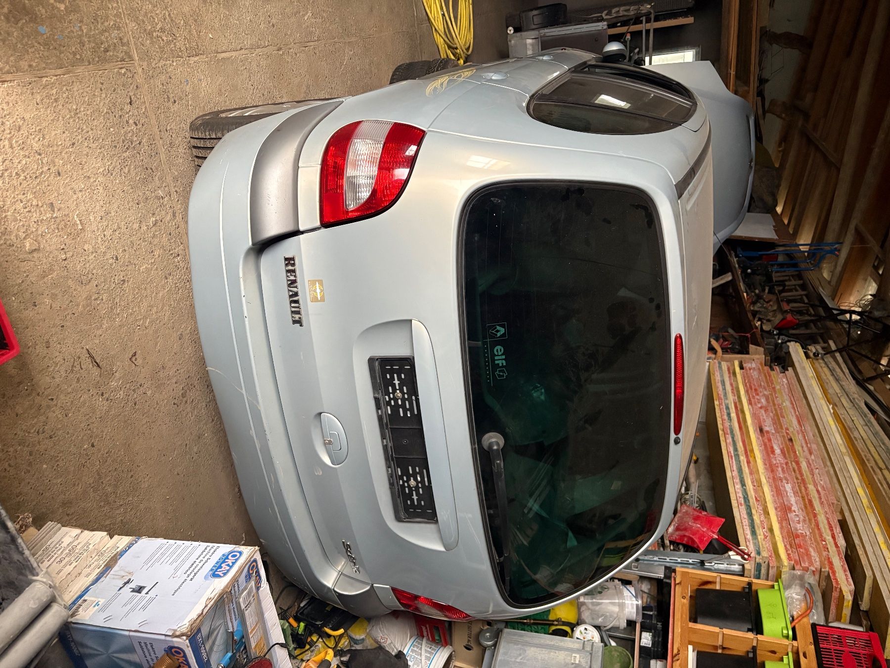 Renault Tutti pezzi di ricambio auto: Pièces  Renault Senic – Usato da Prez-vers-Siviriez venduto da Evangelista01 1