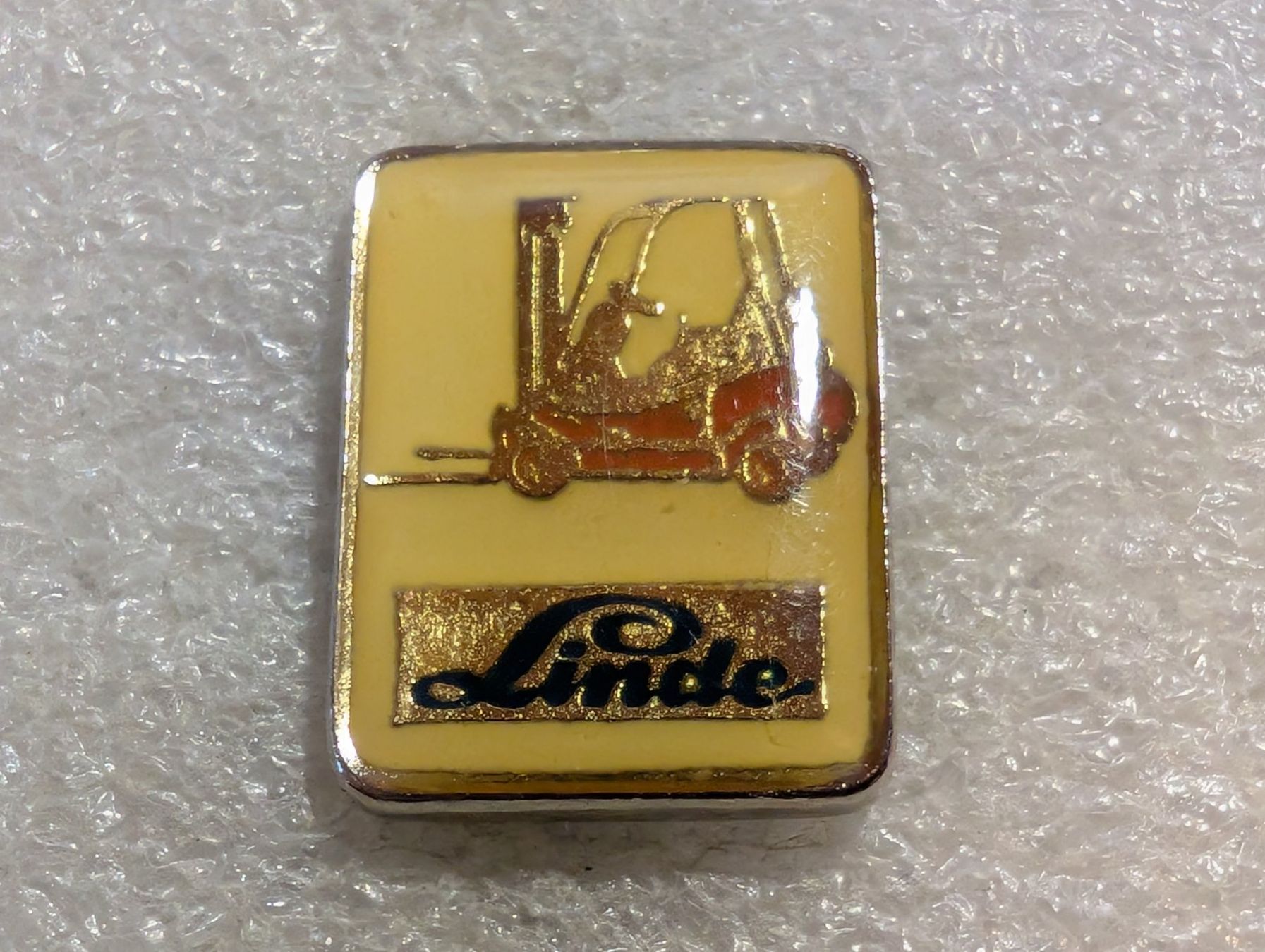 Placchette & Badge: Ansteckpin 228: Linde – Usato da Oppligen venduto da Pin-Fall-Shop