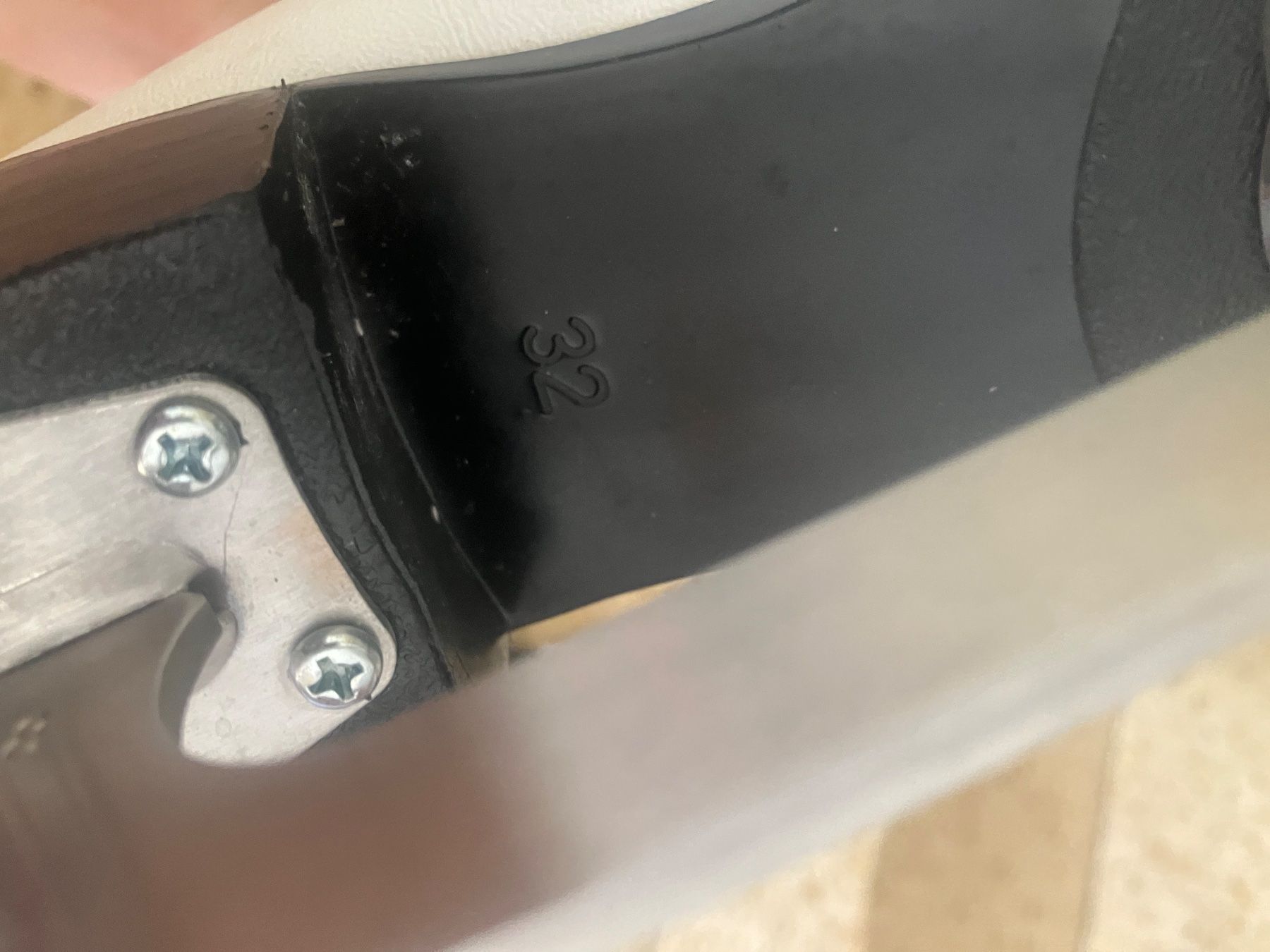 Pattini da ghiaccio: Patins à glace taille 32 – Usato da Cressier NE venduto da rockpat 2