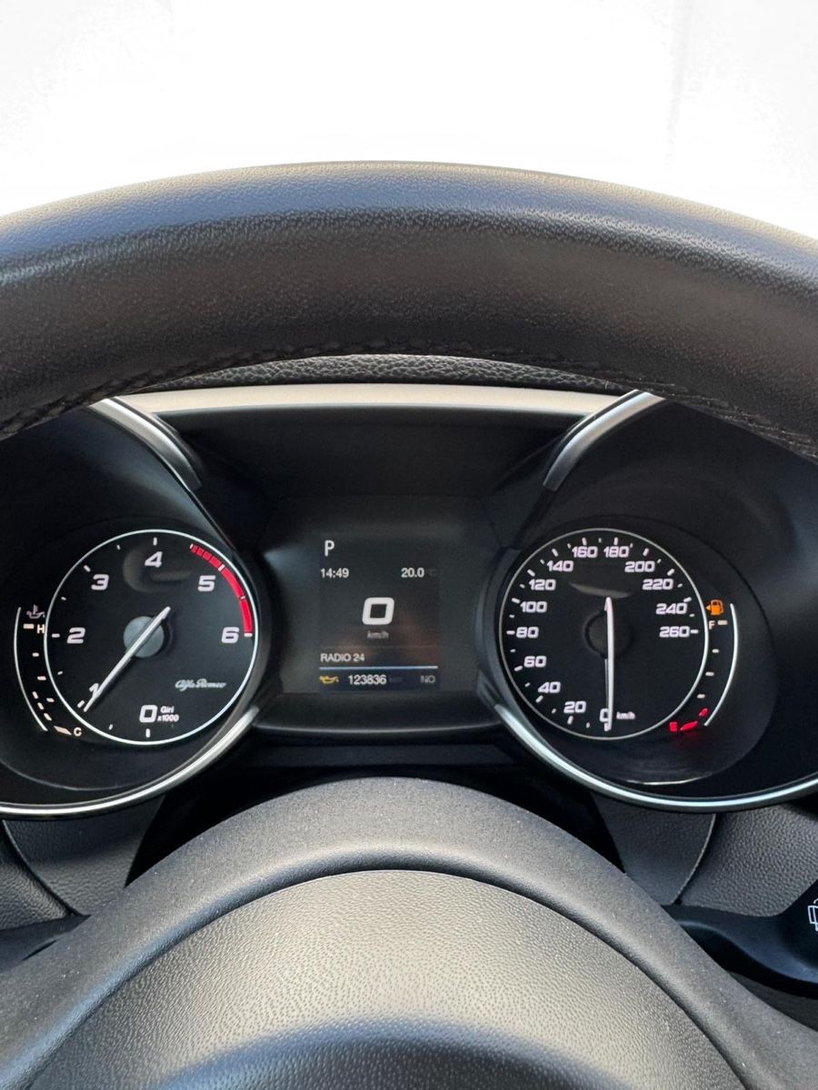Alfa Romeo Automobili: Alfa Romeo Giulia – Usato da Uznach venduto da Bergomi161 6