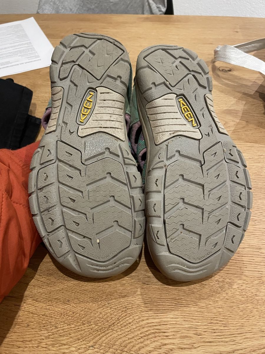 Keen Chaussures filles: keen sandalen gr. 37 – D'occasion à Recherswil par grafics 3