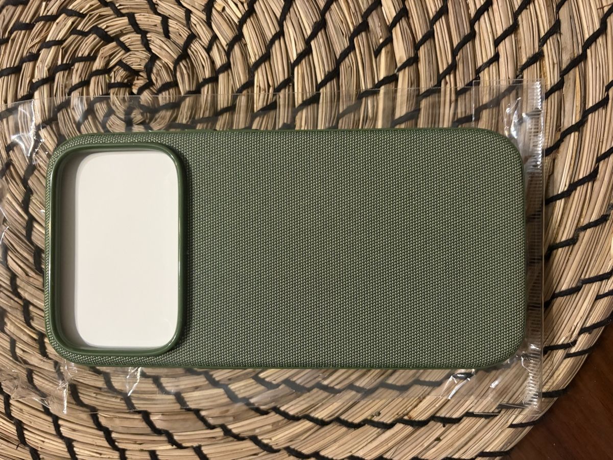 Apple Covers & Schutzfolien: iPhone 17 Pro / 18 Pro Hülle – Neu und originalverpackt aus Oberengstringen von Recharles