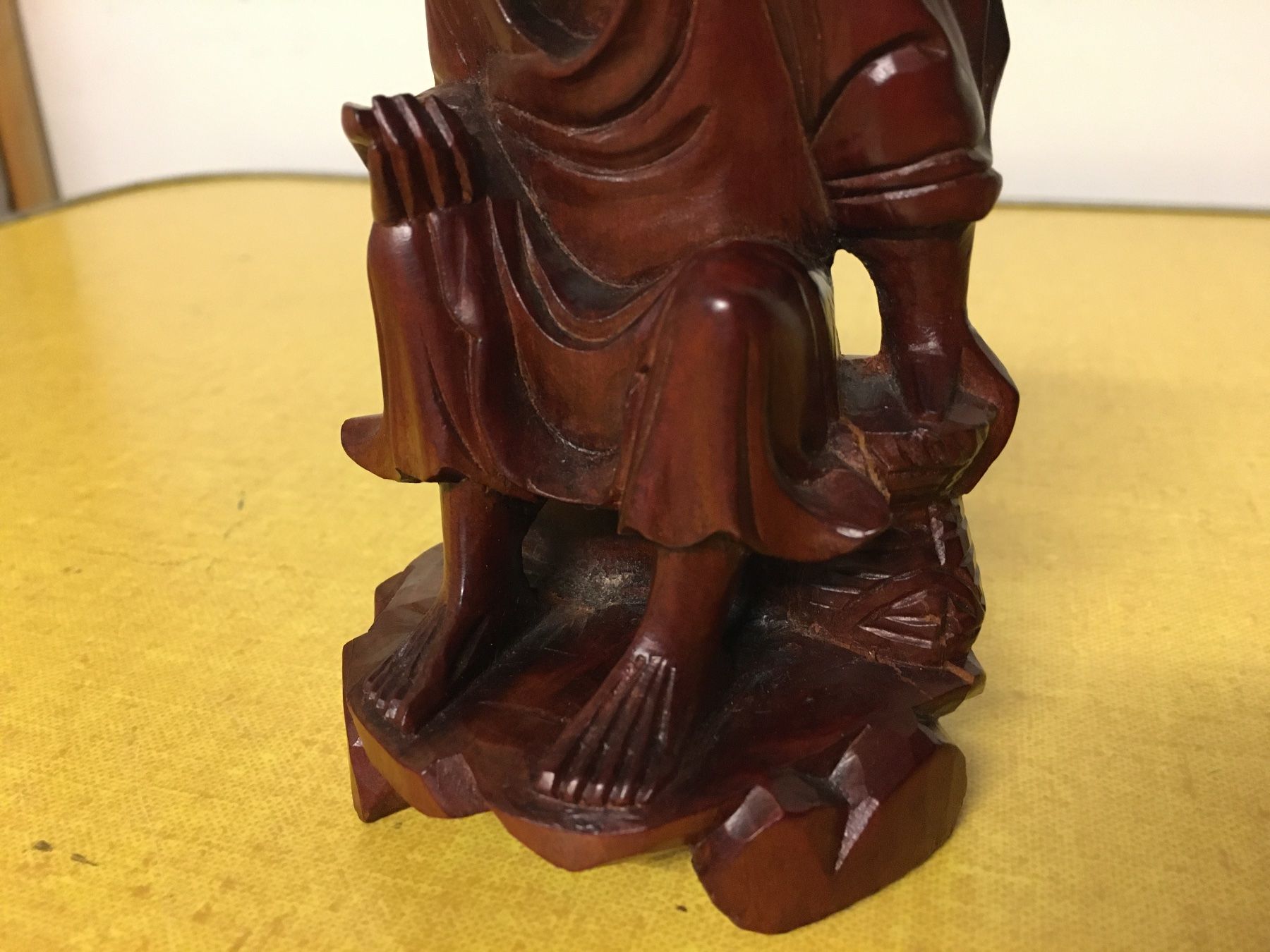 Figuren: Holzfigur,Fein  Handgeschnitzt, Sitzende Mann, Asien – Gebraucht aus Lanzenhäusern von vic63 1