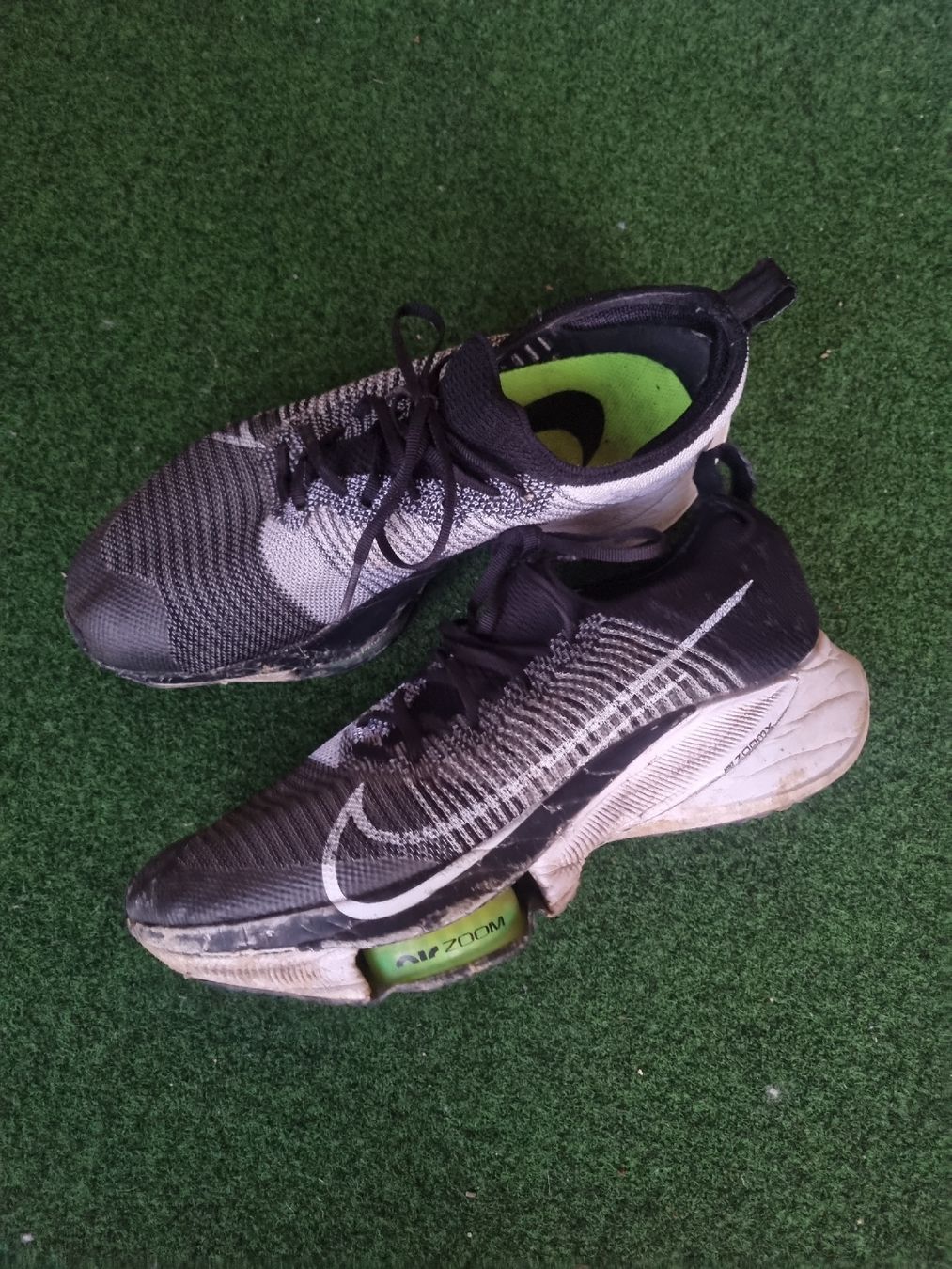Nike Scarpe da uomo: Nike Zoom Laufschuhe Gr 42.5 – Usato da Emmenbrücke venduto da TopGato