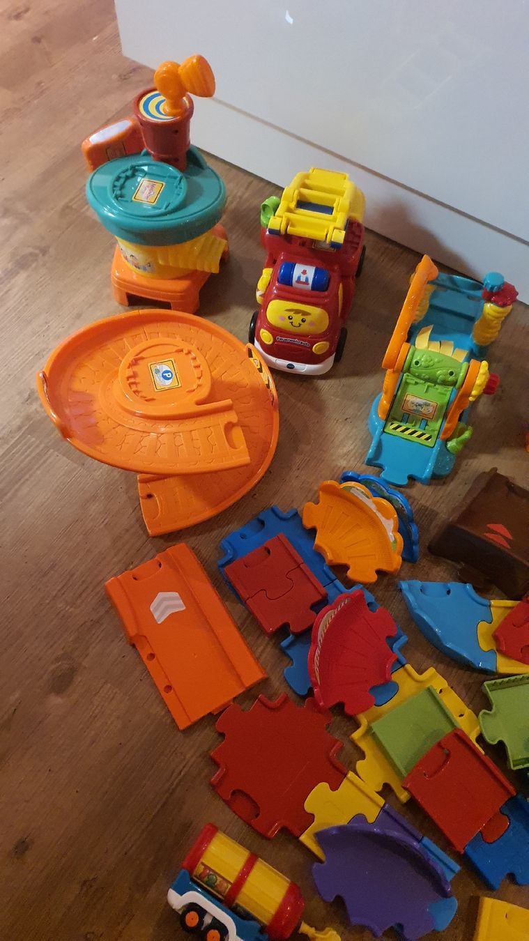 Vtech Giocattoli: grosses Tuttutbahn Set von Vtech – Usato da Flawil venduto da minggeli83 1
