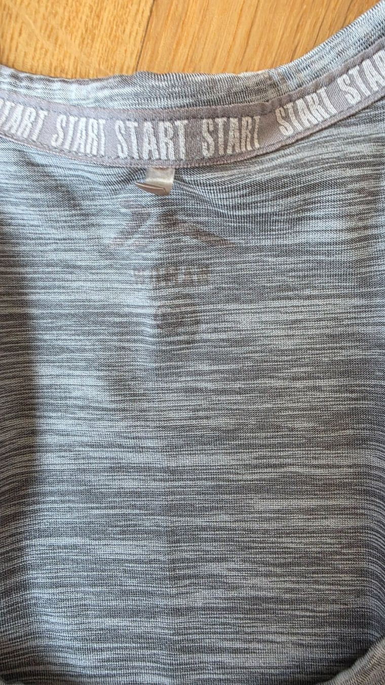 T-shirt: Sportshirt GR.M – Usato da Dübendorf venduto da Jolenia 2