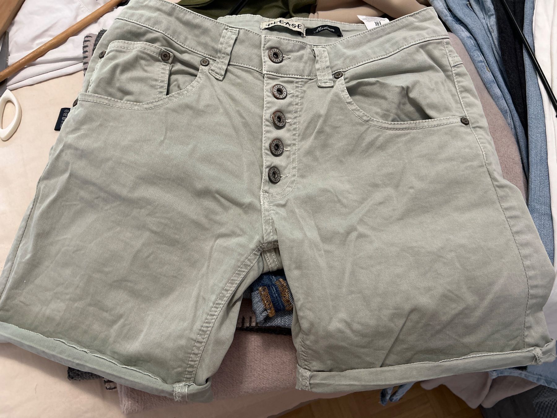 Please Jeans Pantalons: Shorts Please M – D'occasion à Oberdorf BL par Luka02