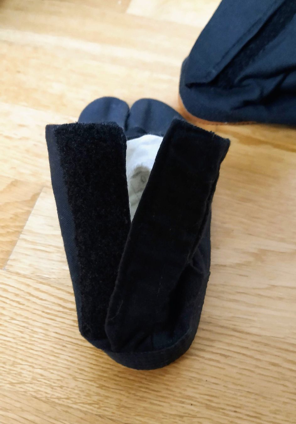Scarpe per ragazzi: Chaussures asiatiques type ninja Taille 33 – Usato da Carouge GE venduto da for_8yym 3