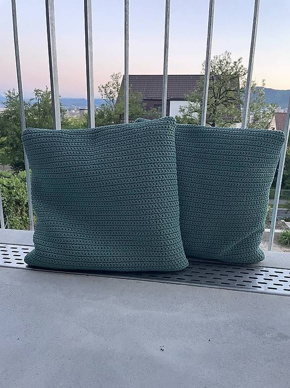 Coussins: 2 Outdoorkissen IKEA SÖTHOLMEN 50x50 – D'occasion à Zürich par elk_56y9