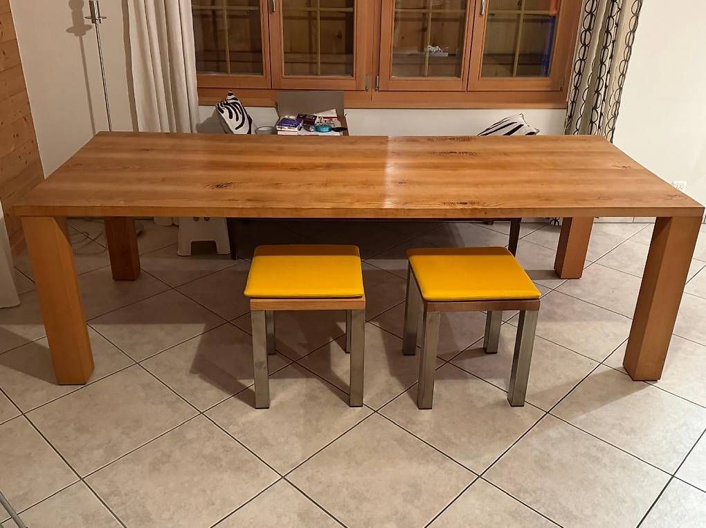Tavoli: Massiver Holztisch  – Usato da Kloten venduto da geri2012 1