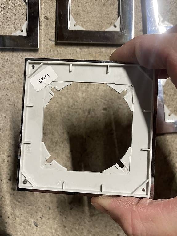 Schalter: Cadre Edizio Due Prestige chrome – Gebraucht aus Versoix von pet_s9dn 2