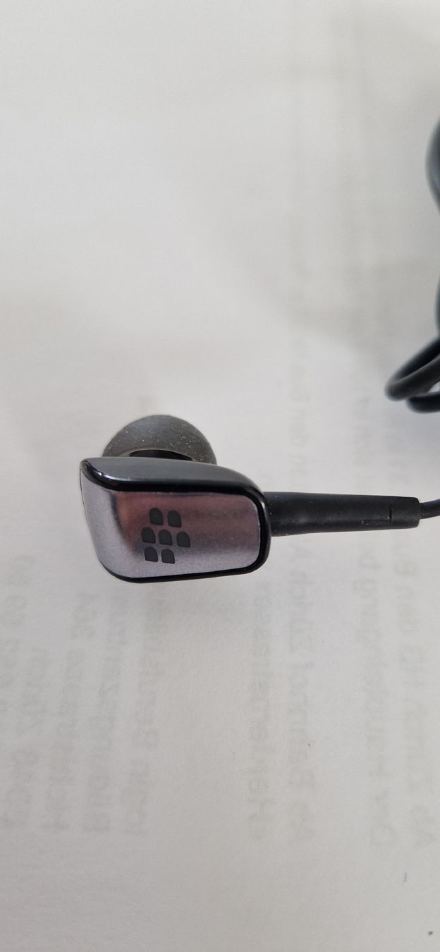 Blackberry Telefoni cellulari / Smartphones: Blackberry Bold 9700 mit Kopfhörer & Schutzhülle – Usato da Niederlenz venduto da scotti2000 3