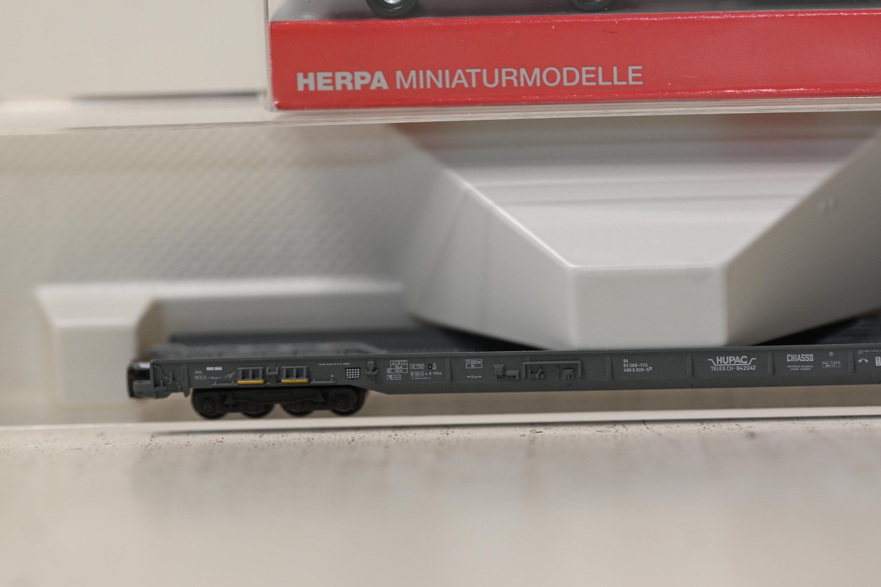 Fleischmann Modelleisenbahnen: Hupac Wagen Schöni Fleischmann Spur N mit OVP – Gebraucht aus Laupen ZH von Zmoewe 1