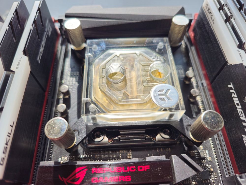 ASRock N100M, une carte mère avec processeur intégré