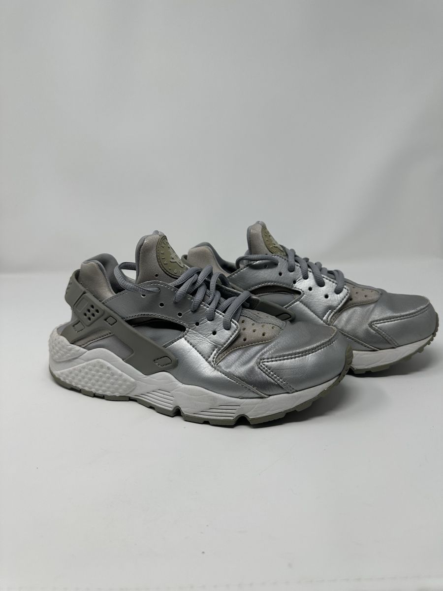 Nike Scarpe da donna: Nike Huarache Gr.39  Silber – Usato da Luzern venduto da kim221080
