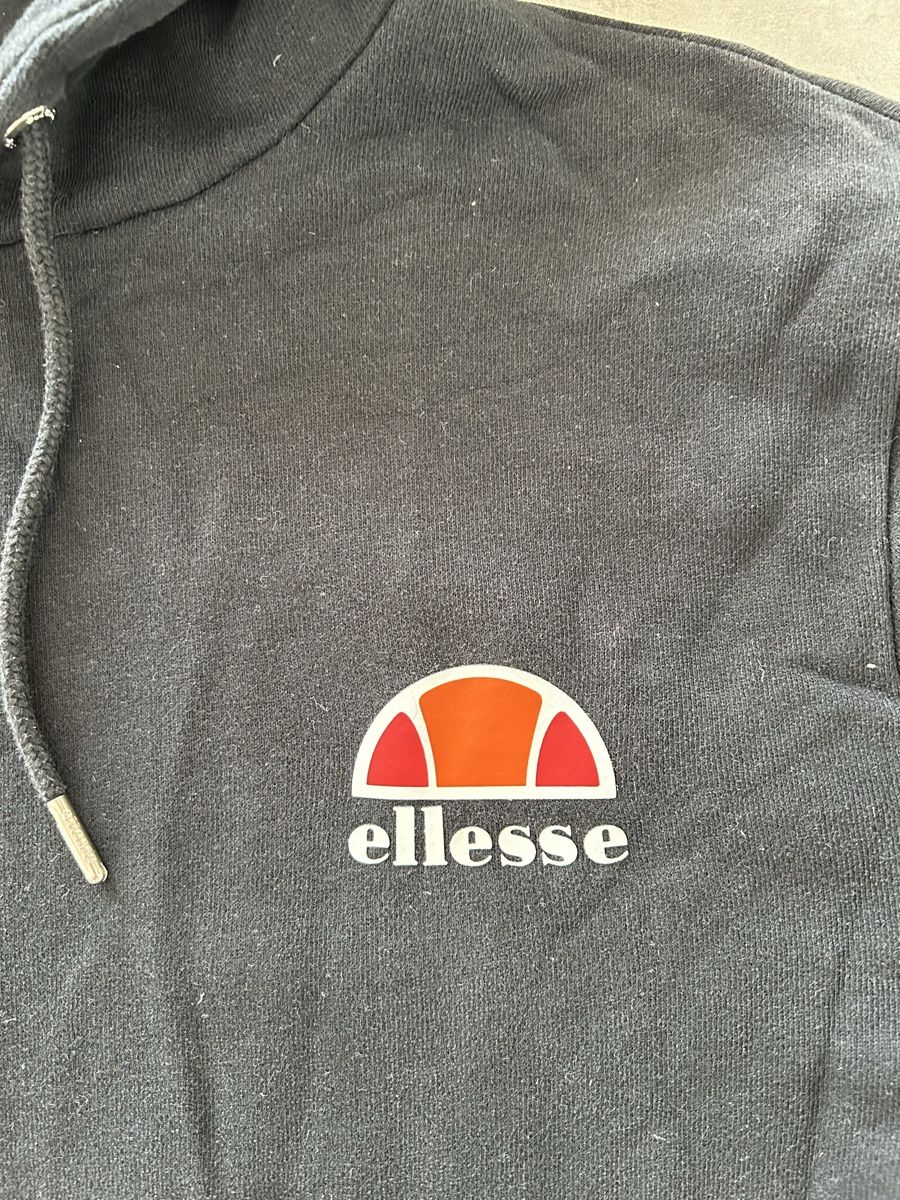 Ellesse Maglioni & Felpe: Kapuzzenpullover von Ellesse Grösse.M in Top Zustand – Usato da Lengnau BE venduto da M.Laib 2