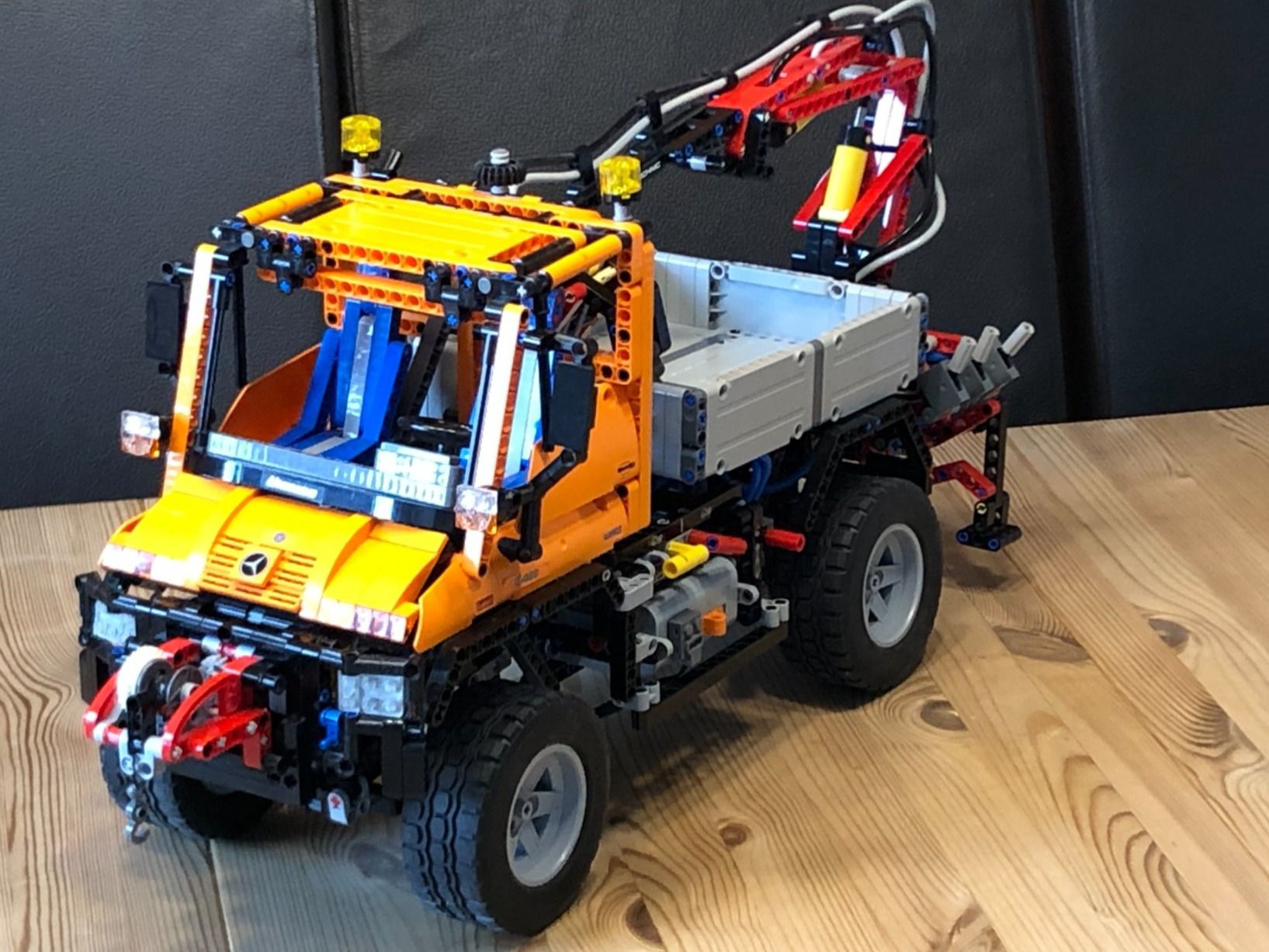 Lego Spielzeuge: LEGO Technic 8110 Unimog U400 – Gebraucht aus Jona von