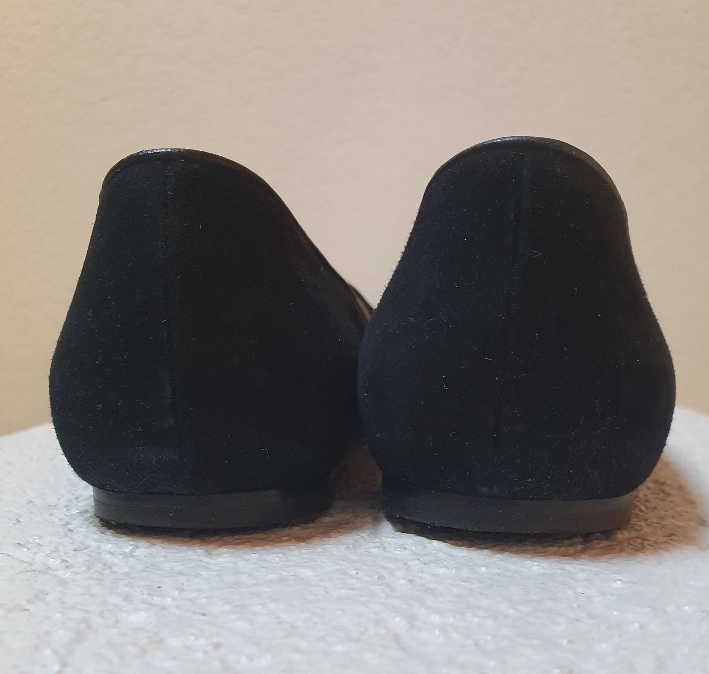 Scarpe da donna: Day Damen Slipper, Gr.38, schwarzes Wildleder – Usato da Teufen AR venduto da pischa 2