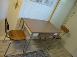 Original 60/70er Jahre Kelko Tisch mit zwei Stühlen
